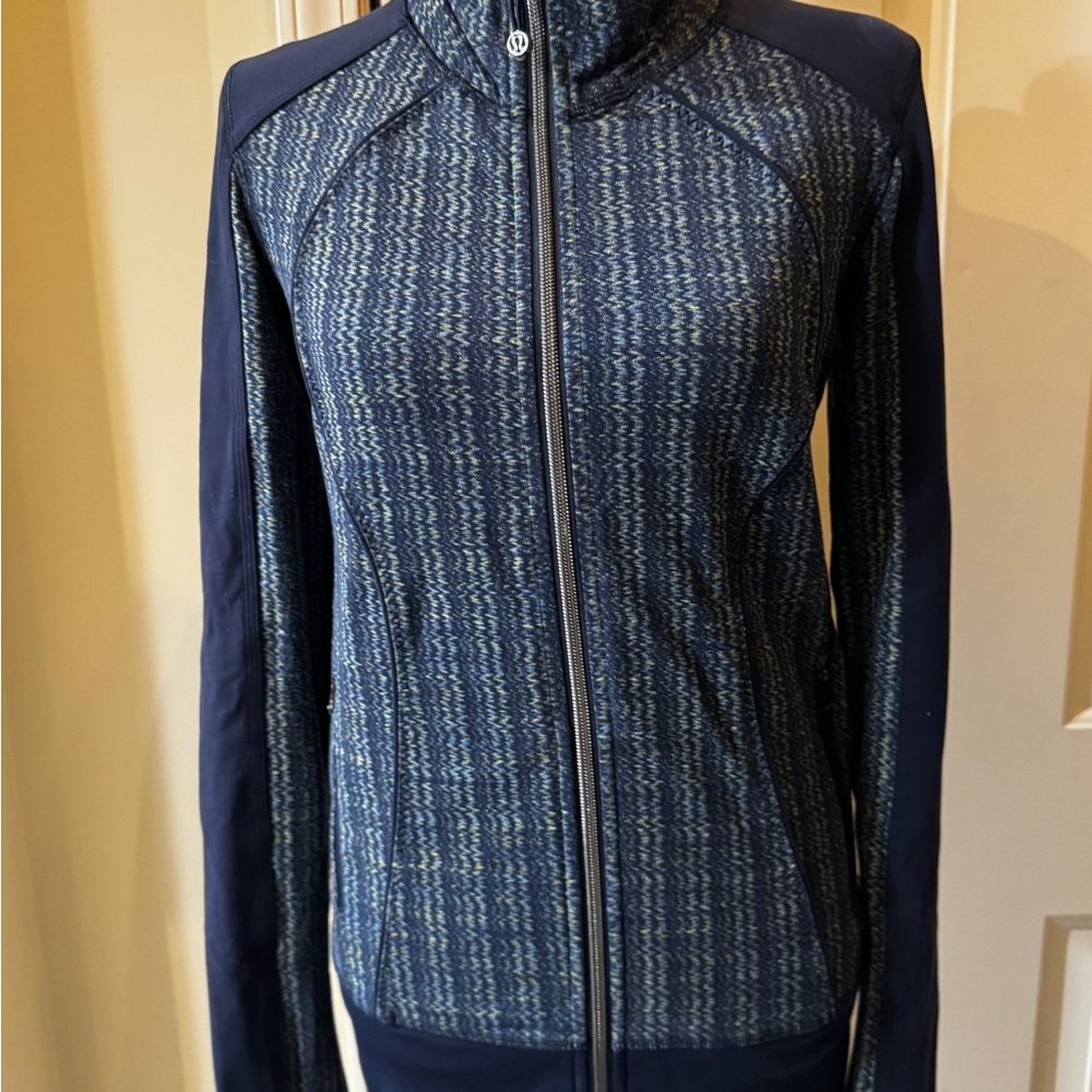 lululemon athletica Women's Zig Zag Patterned Navy Jacket size 8
